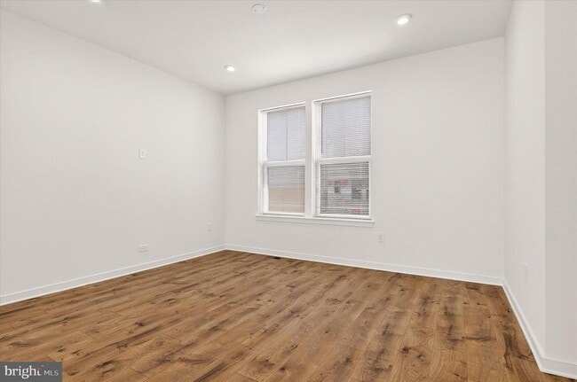 Building Photo - 43793 Mystic Maroon Ter