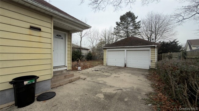 Building Photo - 225 Church St