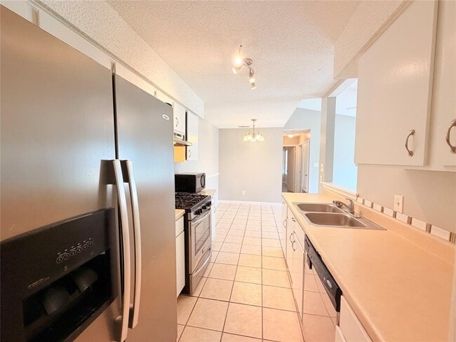 Building Photo - 14200 Sussman Ct