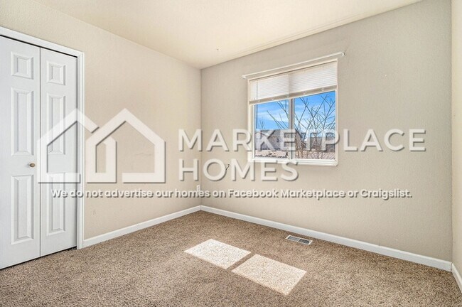 Building Photo - 147 S Golfwood Dr W