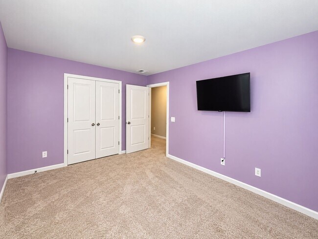 Building Photo - 833 Kirby Ct