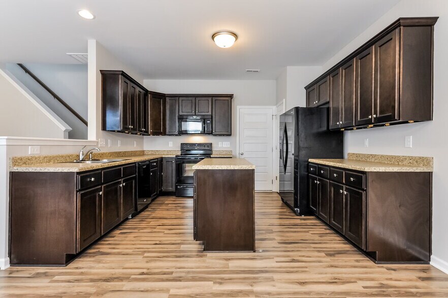 Building Photo - 1253 Braemar Highland Dr