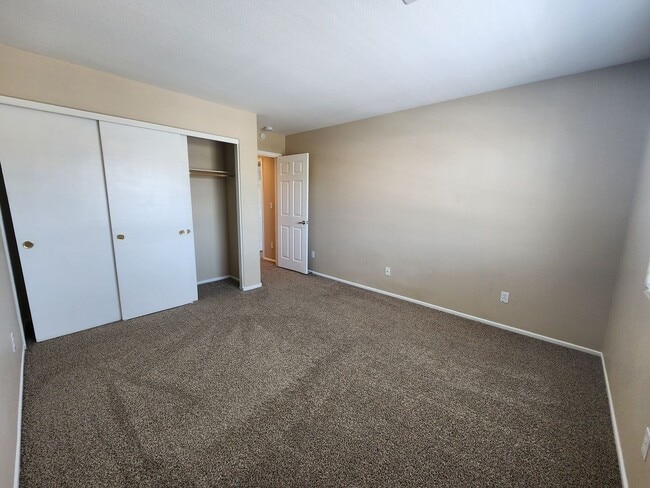 Building Photo - 7748 Cascade Bluffs Ct