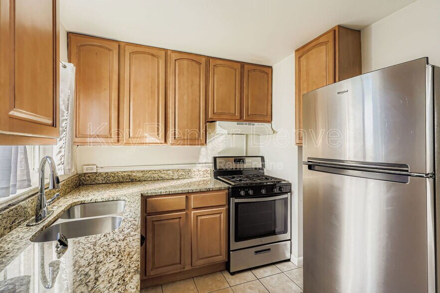 Building Photo - 3233 N Steele St