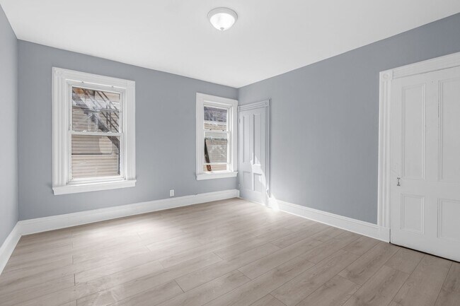 Building Photo - 555 Jefferson Ave