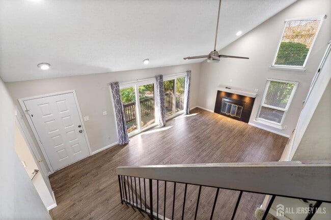 Building Photo - 496 Westgate Dr