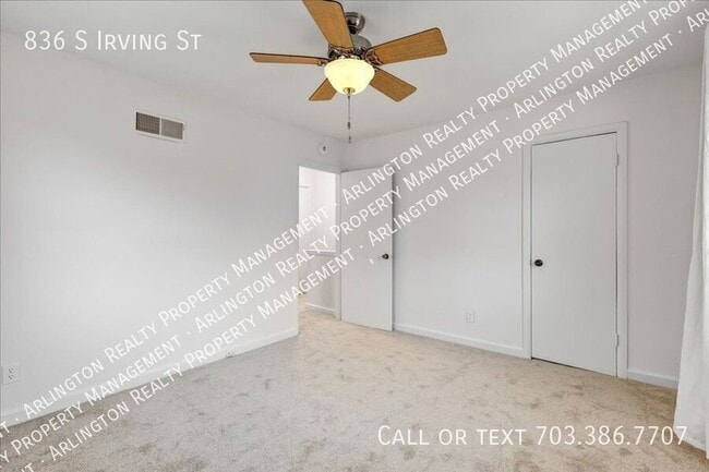 Building Photo - 836 S Irving St