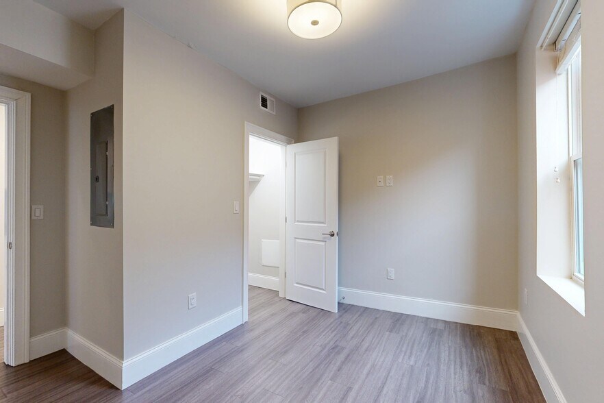 Building Photo - 145 Cottage St