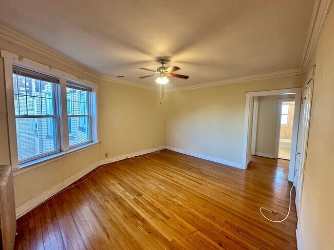 Building Photo - 4404 N Rockwell St