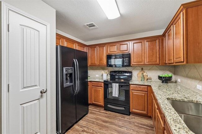 Building Photo - 1808 Enchanted Rock Dr