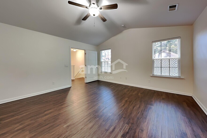 Building Photo - 37 Sand Live Oak Dr