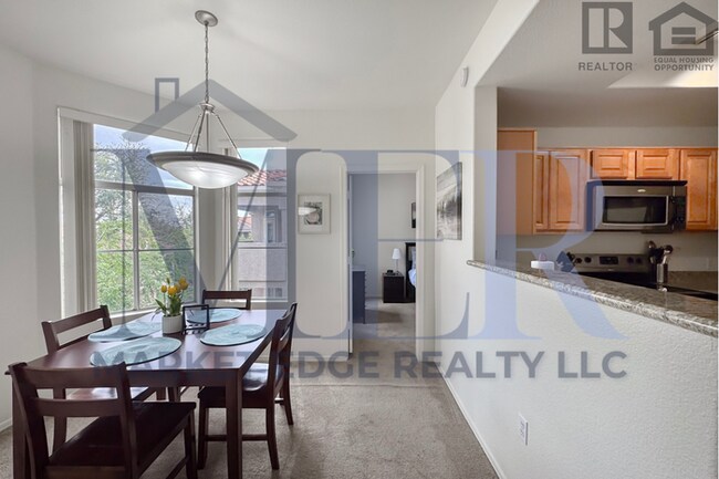 Building Photo - 2Bed/2Bath Furnished Condo at Chandler Blvd/40th St! Ready for Immediate Move-In!