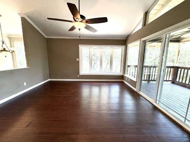 Building Photo - Charming 4-Bed by the Lake in Morgan Hill