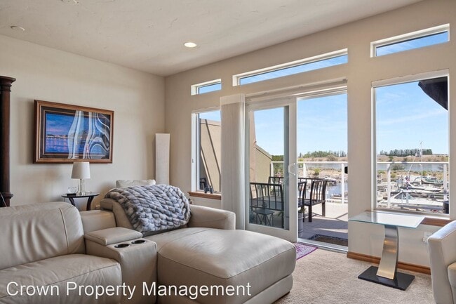 Building Photo - 3 br, 2.5 bath House - 386 Columbia Point ...