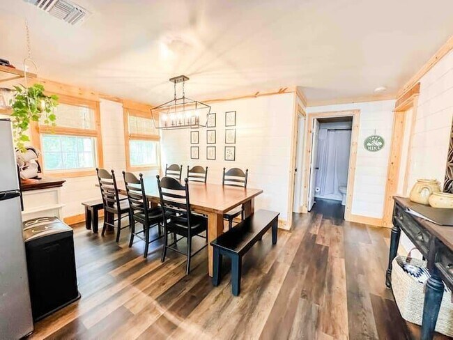 Building Photo - 449 Burbano Creekside Lndg