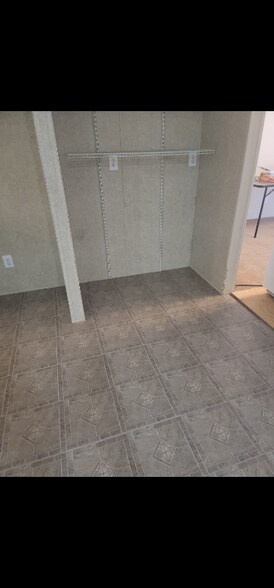 Building Photo - 233 Tracer Ave