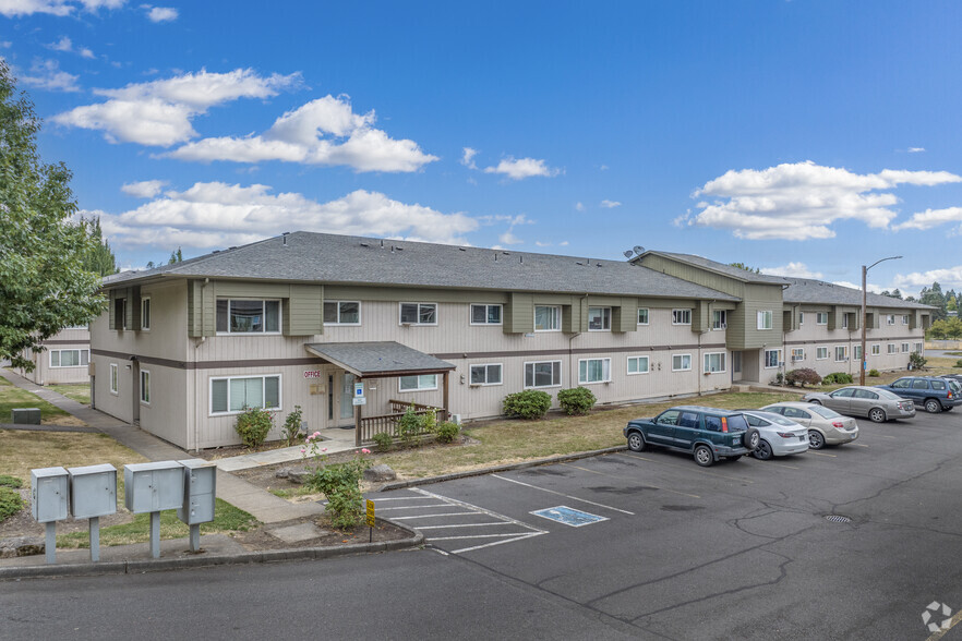 Exterior Photo - Crown Ridge Apartments