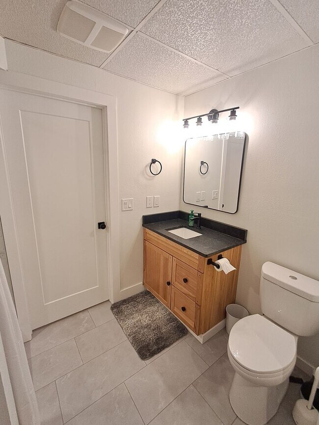 Building Photo - $3,200 -5 Bed / 3 Bath- Home with Fully Fe...