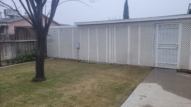 Building Photo - 1012 Jacober Ave