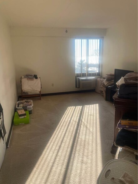 Building Photo - 140 Captain Thomas Blvd