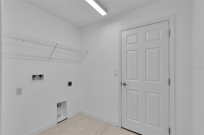Building Photo - 13 Llovera Pl