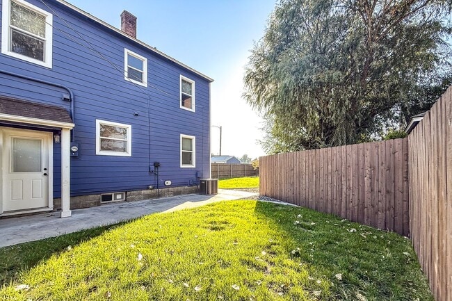 Building Photo - Remodeled 3-Bedrom Richland Alphabet Home ...