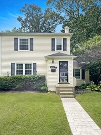 Building Photo - Majestic single-family home!!!