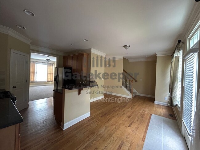 Building Photo - 106 Lexington Village