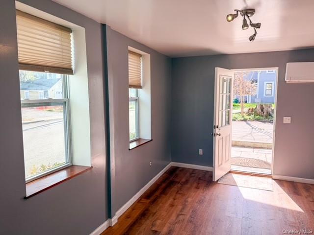 Building Photo - 25 W Church St