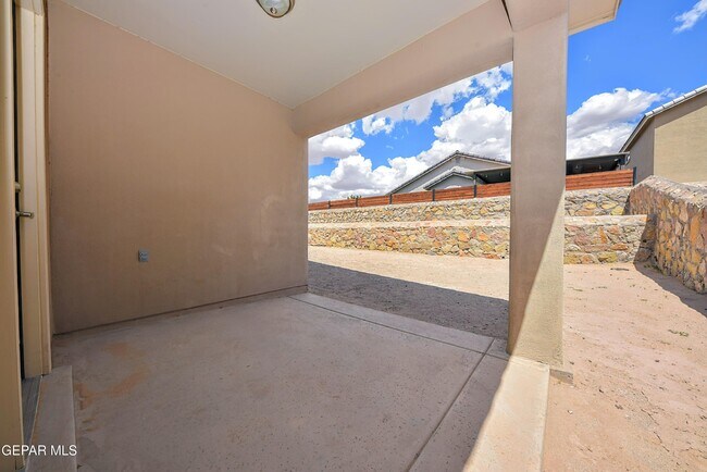 Building Photo - 270 Silver Hill