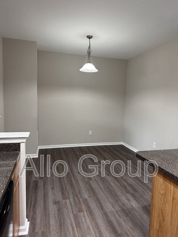 Building Photo - 205 Arctic Ln