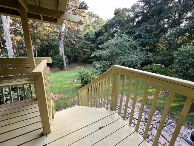 Building Photo - 4812 Bentwood Dr