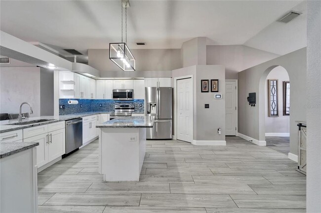Building Photo - 18507 Country Crest Pl