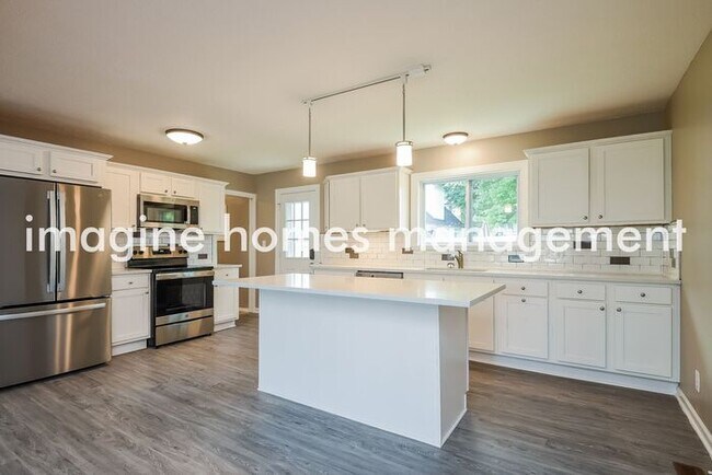 Building Photo - Charming 3 Bedroom Home in Stow