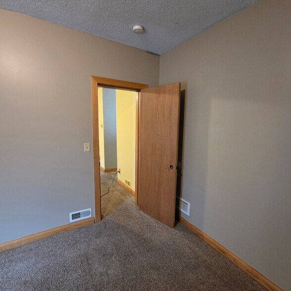 Building Photo - 508 Cross St