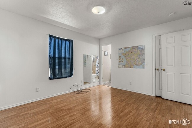 Building Photo - 515 N Texas St