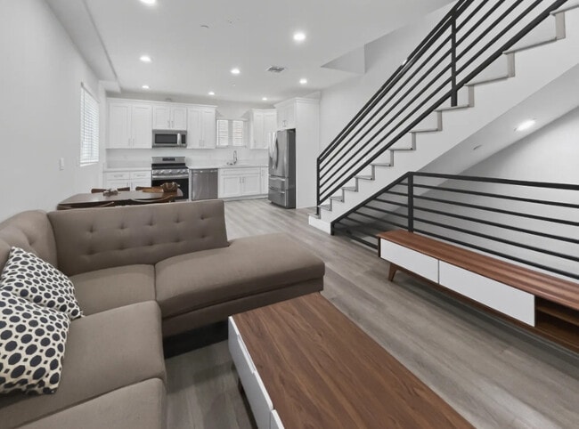 Building Photo - 5401 Carlin St