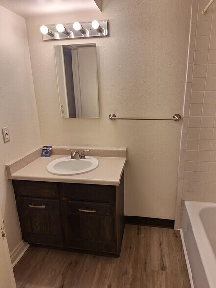 Building Photo - 5300 E Cherry Creek South Dr
