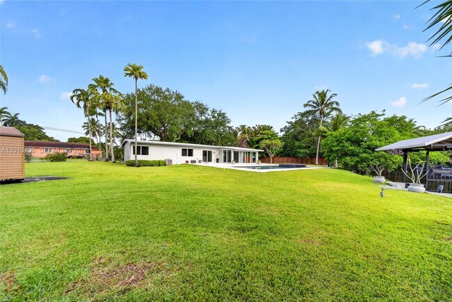 Building Photo - 11665 W Biscayne Canal Rd