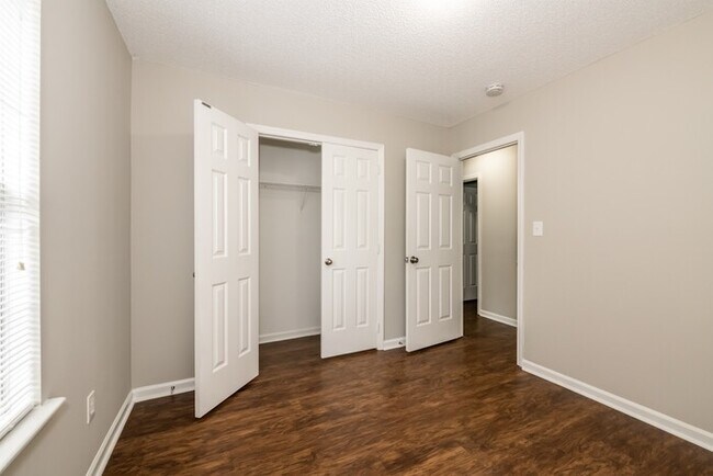 Building Photo - 3205 Bob White Cir