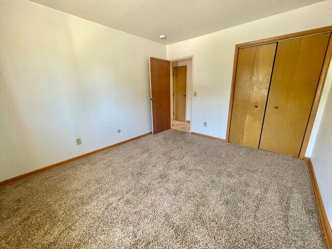 Building Photo - 4527 12th Ave