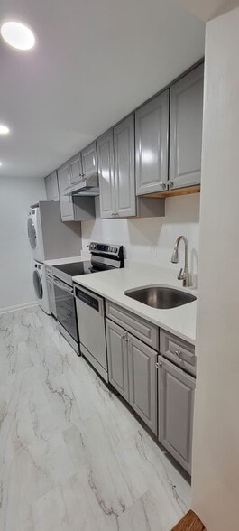 Kitchen - 1807 Blueridge Ave