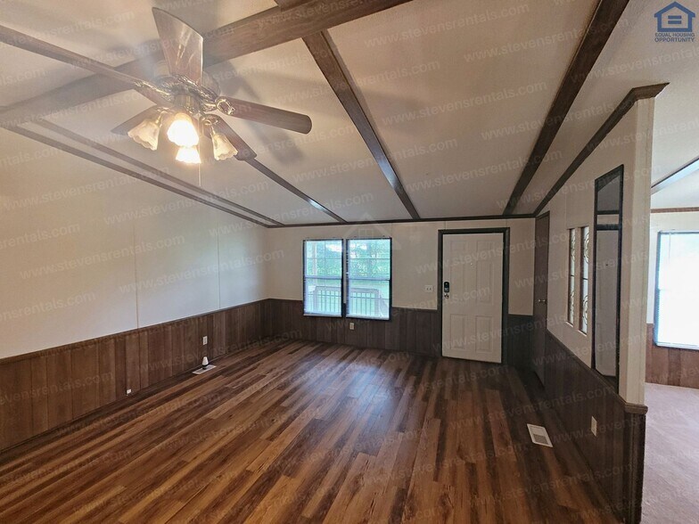 Building Photo - 2205 Elmore Town Rd