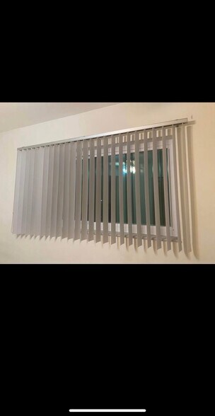 Building Photo - 1024 Manatee Rd