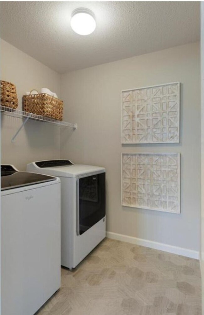 Building Photo - 4880 Avery Ct