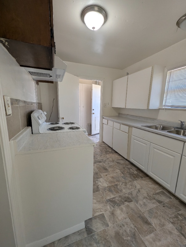 Building Photo - 2431 Las Plumas Ave