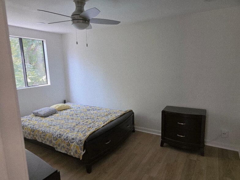 Building Photo - 2210 River Run Dr