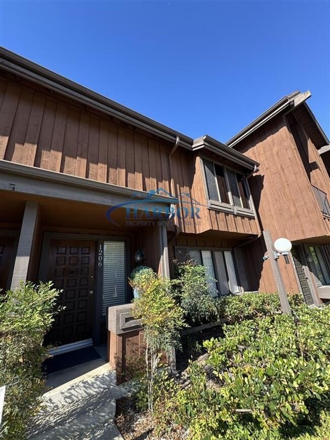 Primary Photo - Spacious 2-Bedroom Townhouse in the Heart ...