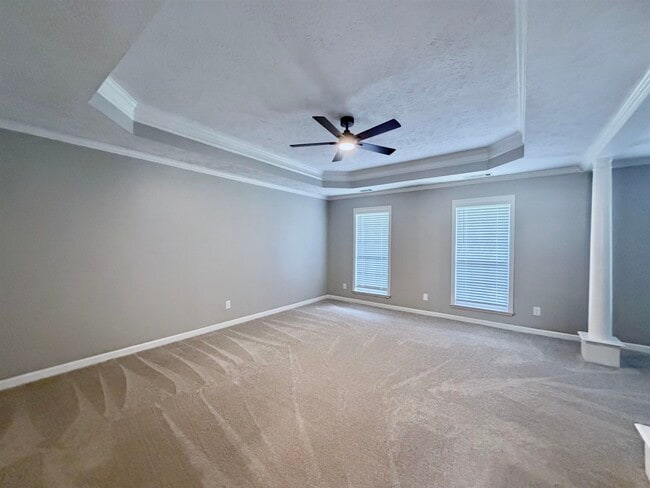 Building Photo - 271 Meadowland Dr