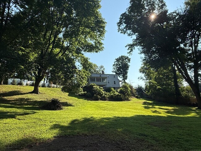 Building Photo - 111 Mill Hill Rd